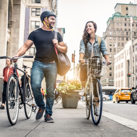 Two singles -- a man and a woman -- meet while bicycling down a New York City sidewalk