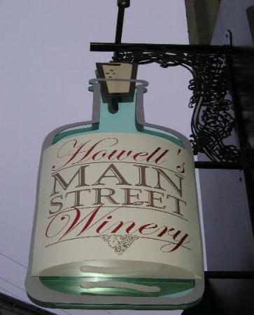 Howell's MainStreet Winery