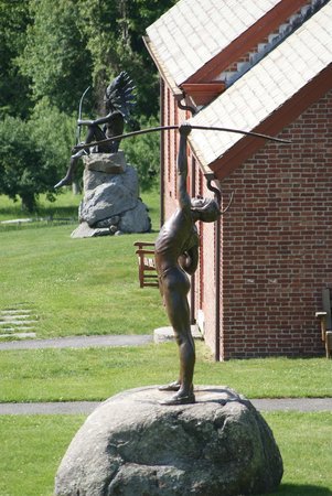 Fruitlands Museum