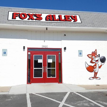 Fox's Alley Bowling, Bar, & Grill